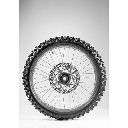 Metzeler MCE 6 Days Extreme 90/100-21 57R TT Rally – fordæk – alternativt produktbillede med fokus på dækprofil og design.