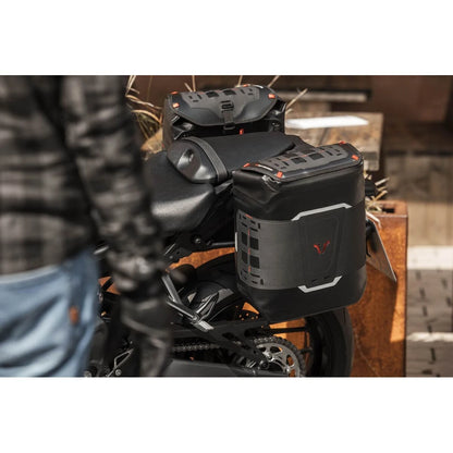 Kawasaki Z 900 RS ABS (18-26) m.fl. V-LOC WP Side Bag (16 Liters) – SW-Motech – produktbillede 4