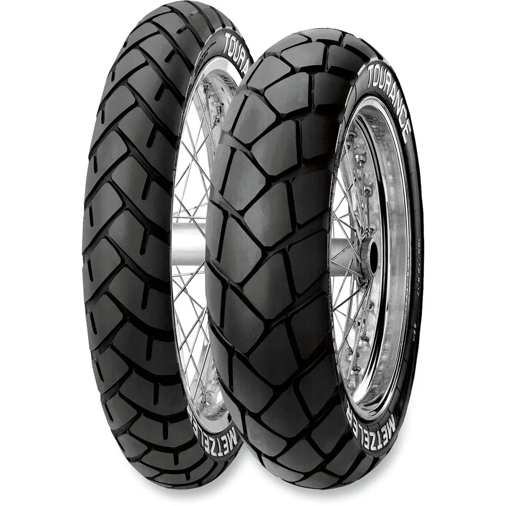 Metzeler Tourance 130/80R17 65S TL – bagdæk – alternativt produktbillede med fokus på dækprofil og design.