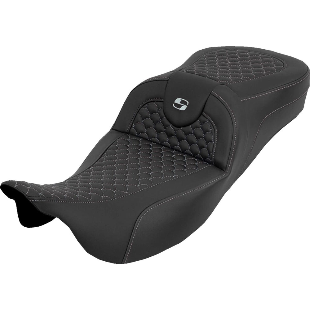 Harley-Davidson Touring (08-25) Roadsofa 2-up sæde Dragon Stitch sølv syning Extended Reach – Saddlemen