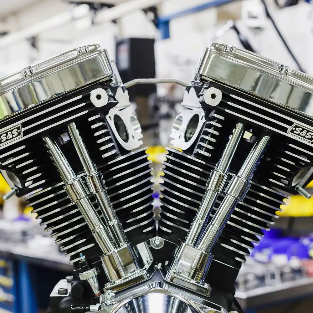 Harley-Davidson Evolution (84-99) V124 Long Block Engine, krom / Wrinkle Black – S&S Cycle – alternativ vinkel 3