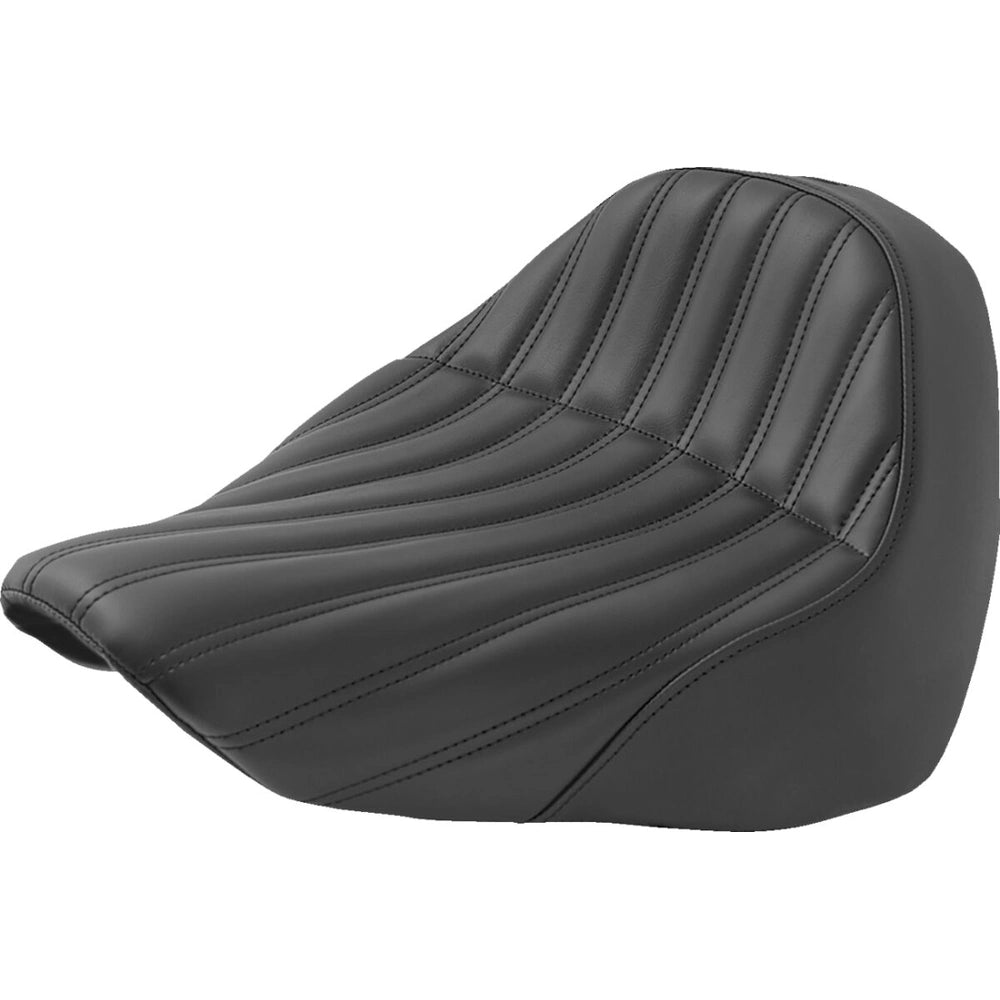 Harley-Davidson Softail (18-26) Knuckle solosæde Ribbed, Standard – Saddlemen