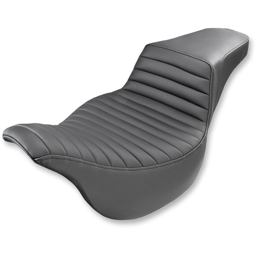 Harley-Davidson Touring (08-24) Step-Up 2-up sæde Front Tuck-n-Roll, 18,5 cm (7-1/4") – Saddlemen