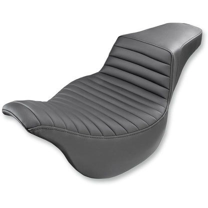 Harley-Davidson Touring (08-24) Step-Up 2-up sæde Front Tuck-n-Roll, 18,5 cm (7-1/4") – Saddlemen