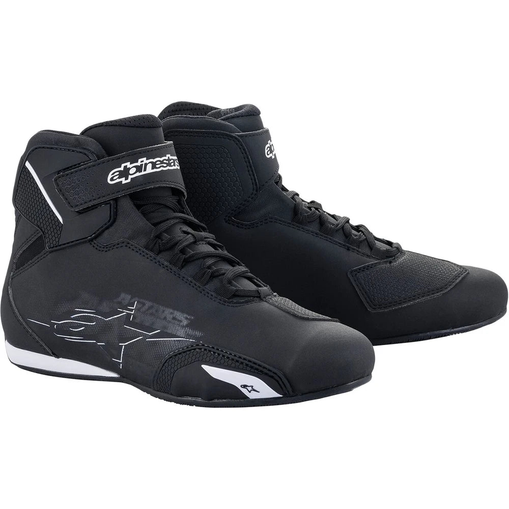 MC sko Sektor, herre – Sort/Hvid, str. EU 44 / US 11 fra Alpinestars – primært produktbillede