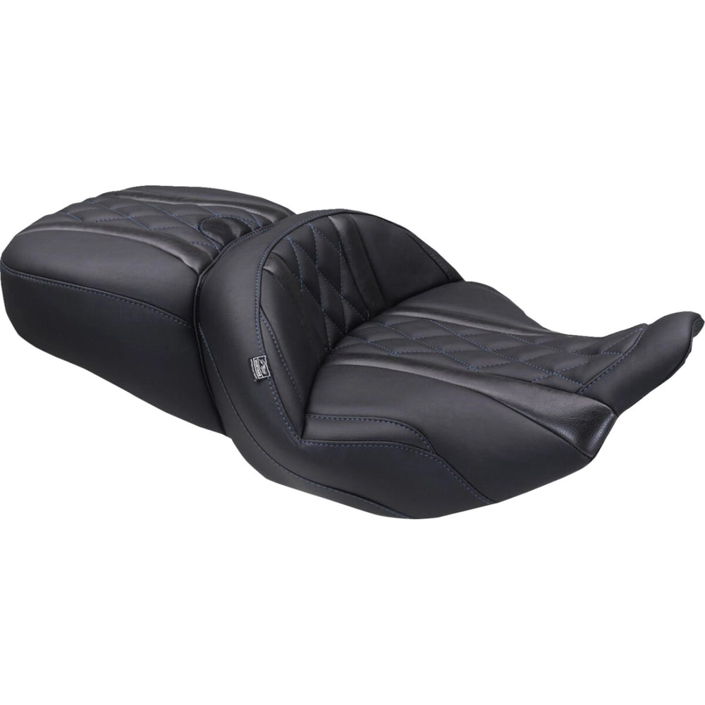 Harley-Davidson Touring (23-26) Deluxe Touring 2-up sæde, diamond, blå syning – Mustang – Mustang varenr. 89411SB