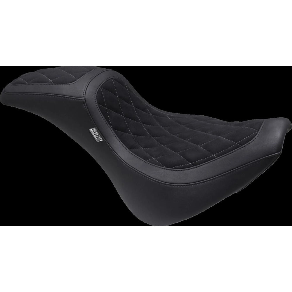 Harley-Davidson Softail (18-24) Fastback 2-up sæde, diamond, grå syning – Mustang – Mustang varenr. 76321GM