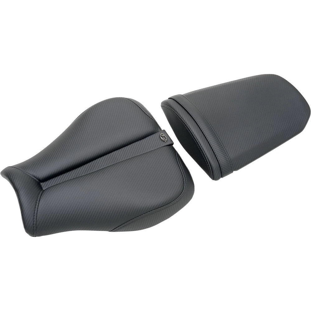 Suzuki modeller (08-10) Track Carbon Fiber solosæde – Saddlemen – ekstra produktvisning med fokus på form, polstring, syninger og finish – billede 3