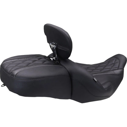 Harley-Davidson Touring (23-26) Deluxe Touring 2-up sæde, diamond – Mustang – Mustang varenr. 89411 – ekstra produktvinkel med fokus på form og finish – billede 4