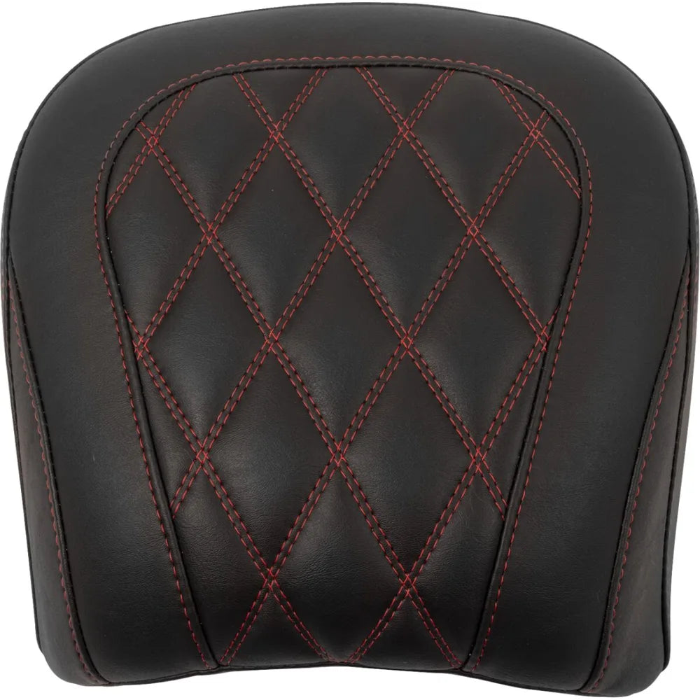 Harley-Davidson Touring (23-26) Tripper passagersæde, rød syning – Mustang – Mustang varenr. 88511DC – detalje af materiale, syninger og finish – billede 2