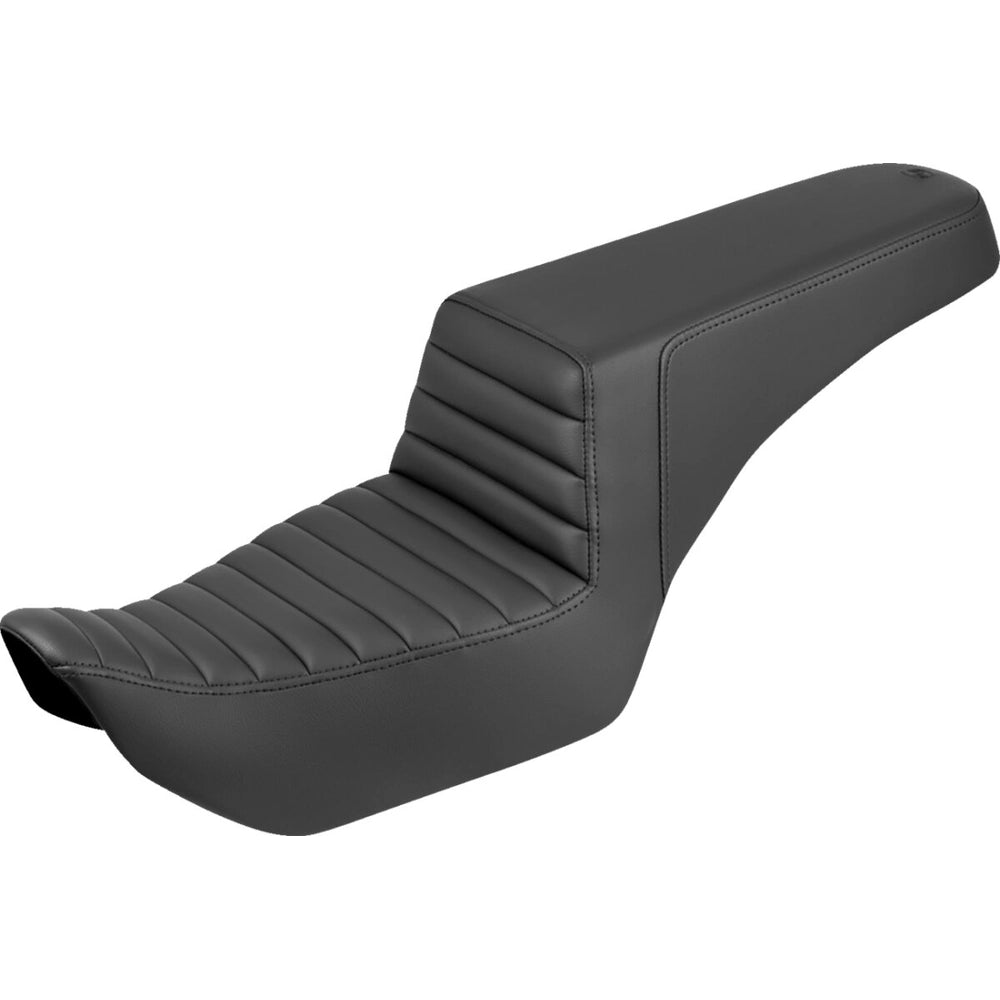 Harley-Davidson Sportster (22-26) Step-Up 2-up sæde Tuck-n-Roll – Saddlemen