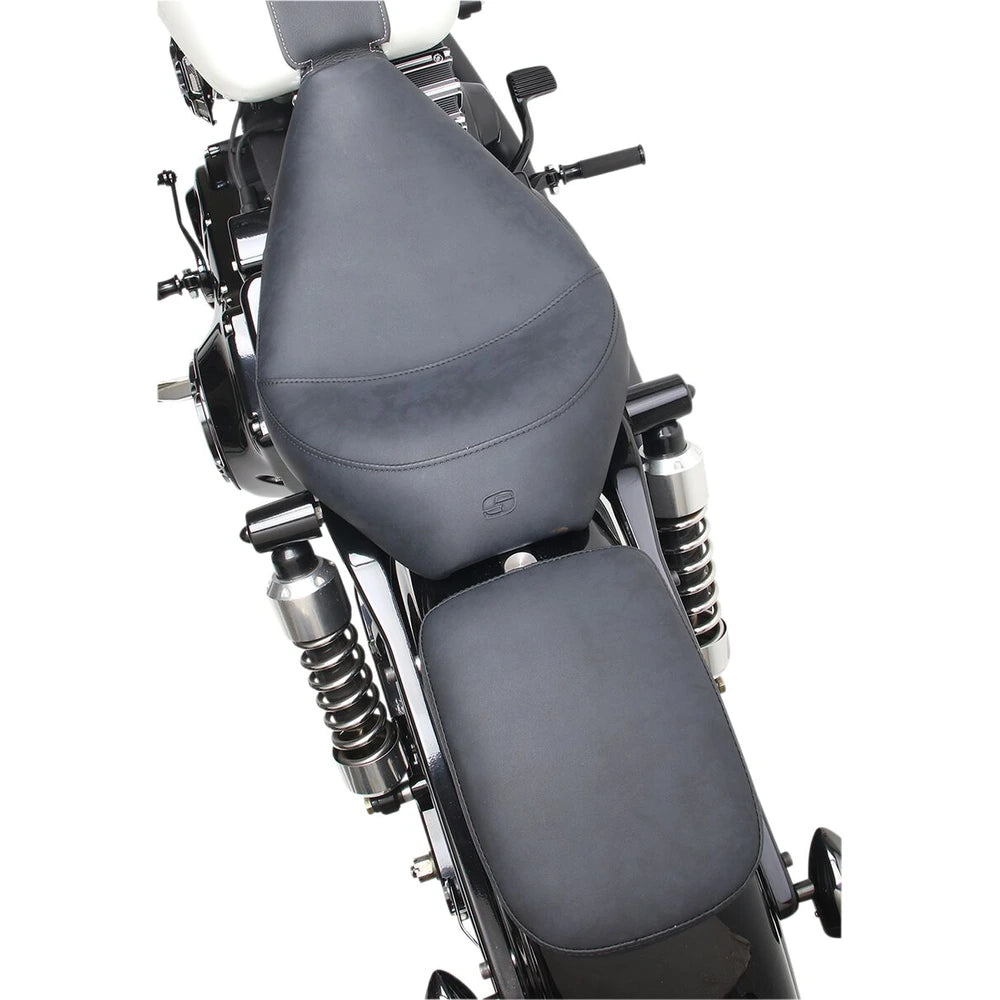 S3 passagersæde Brushed/ Smooth – Saddlemen – ekstra produktvisning med fokus på form, polstring, syninger og finish – billede 2