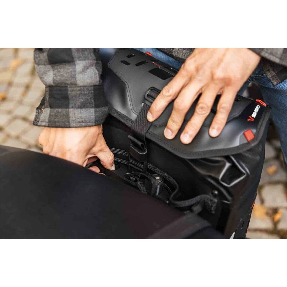 Kawasaki Z 900 RS ABS (18-26) m.fl. V-LOC WP Side Bag (11 Liters) – SW-Motech – produktbillede 3