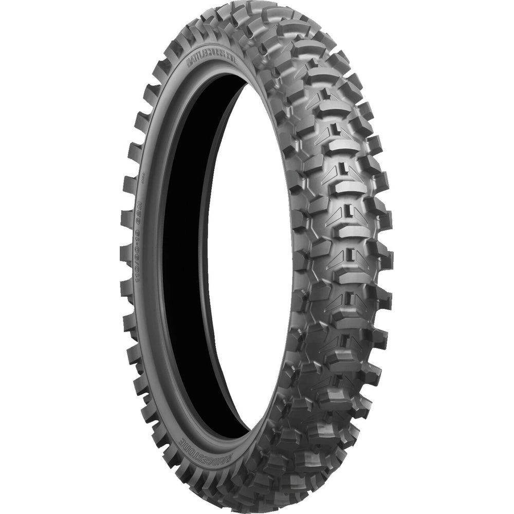 Bridgestone Battlecross X10 100/90-19 57M TT – bagdæk – originalt Bridgestone bagdæk med maksimalt greb i sand og mudder. Køb hos Mo2parts.