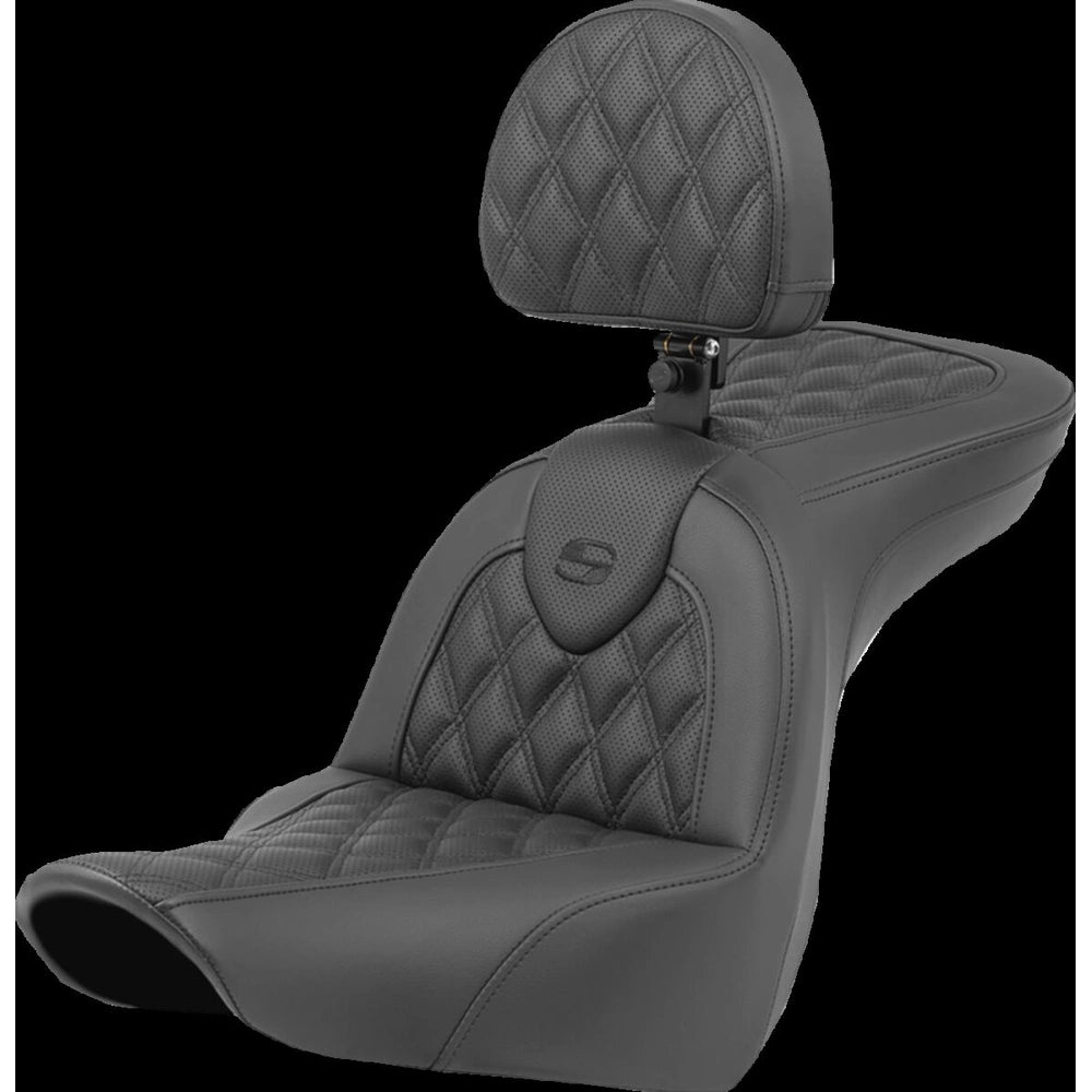 Harley-Davidson Softail (18-26) Roadsofa 2-up sæde Perforated Lattice Stitched med førerryglæn – Saddlemen