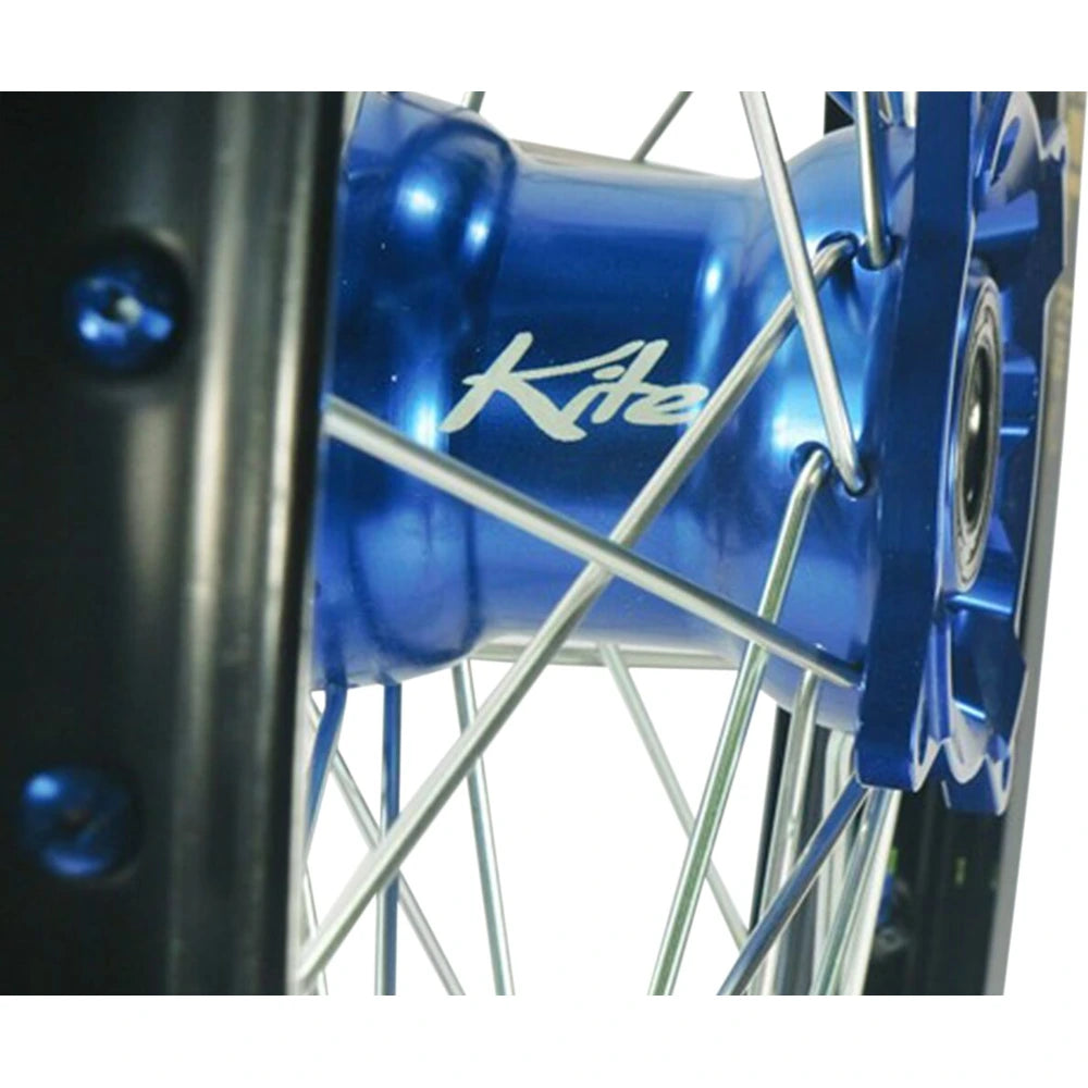 Kite Elite MX/Enduro baghjul 19x1.85 til Yamaha/Fantic 2002–2027 – blå, sølv eger – detalje af nav, eger og fælg